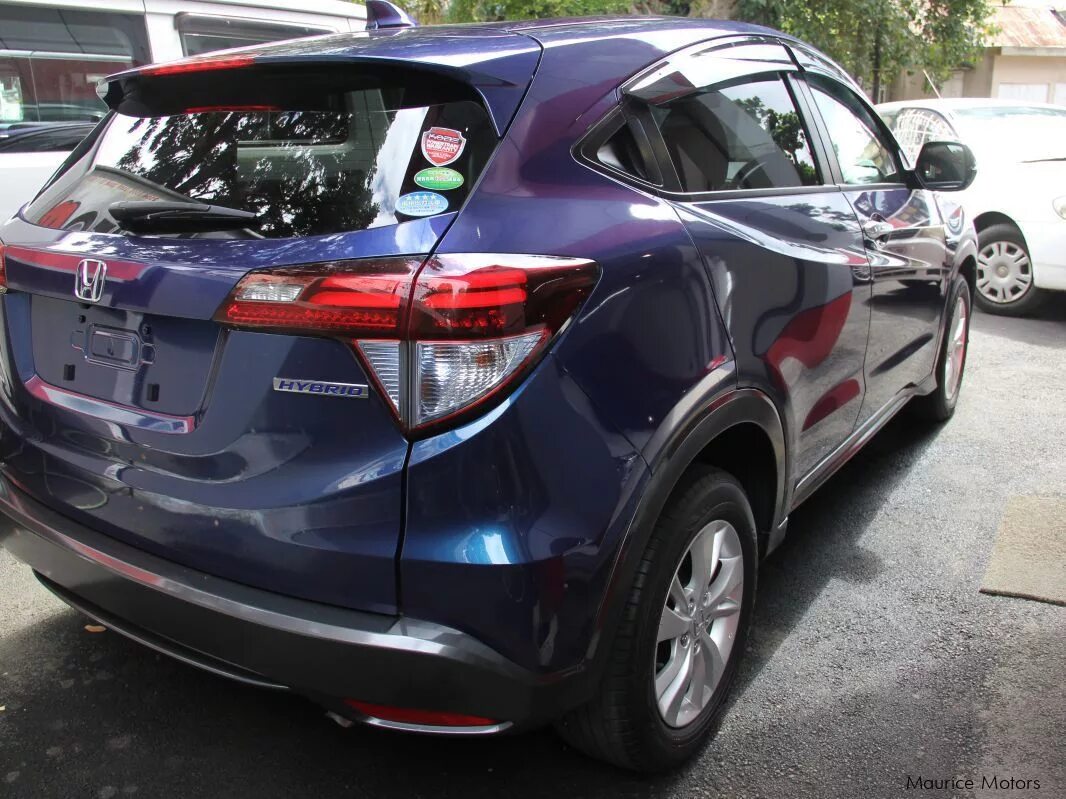 Honda Vezel гибрид 2015. Honda Vezel фаркоп. Honda Vezel Navy Blue. Honda Vezel задняя дверь.