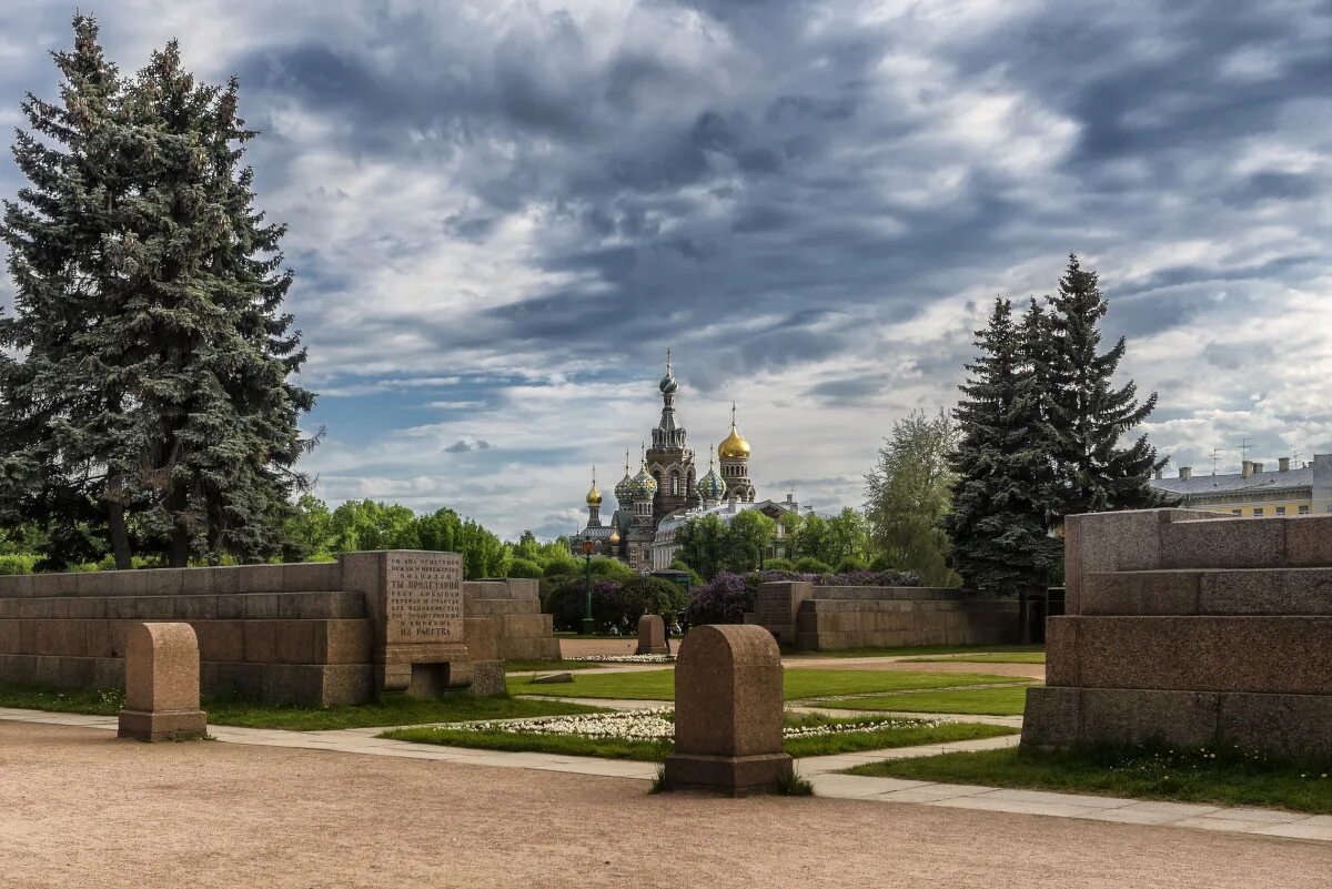 Где марсово поле. Марсово поле в Санкт-Петербурге. Марсово поле, Санкт-Петербург, Марсово поле. Марсово поле и летний сад в Санкт-Петербурге. Архитектурный ансамбль Марсово поле.