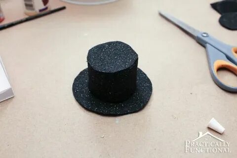 Шляпа из картона для снеговика