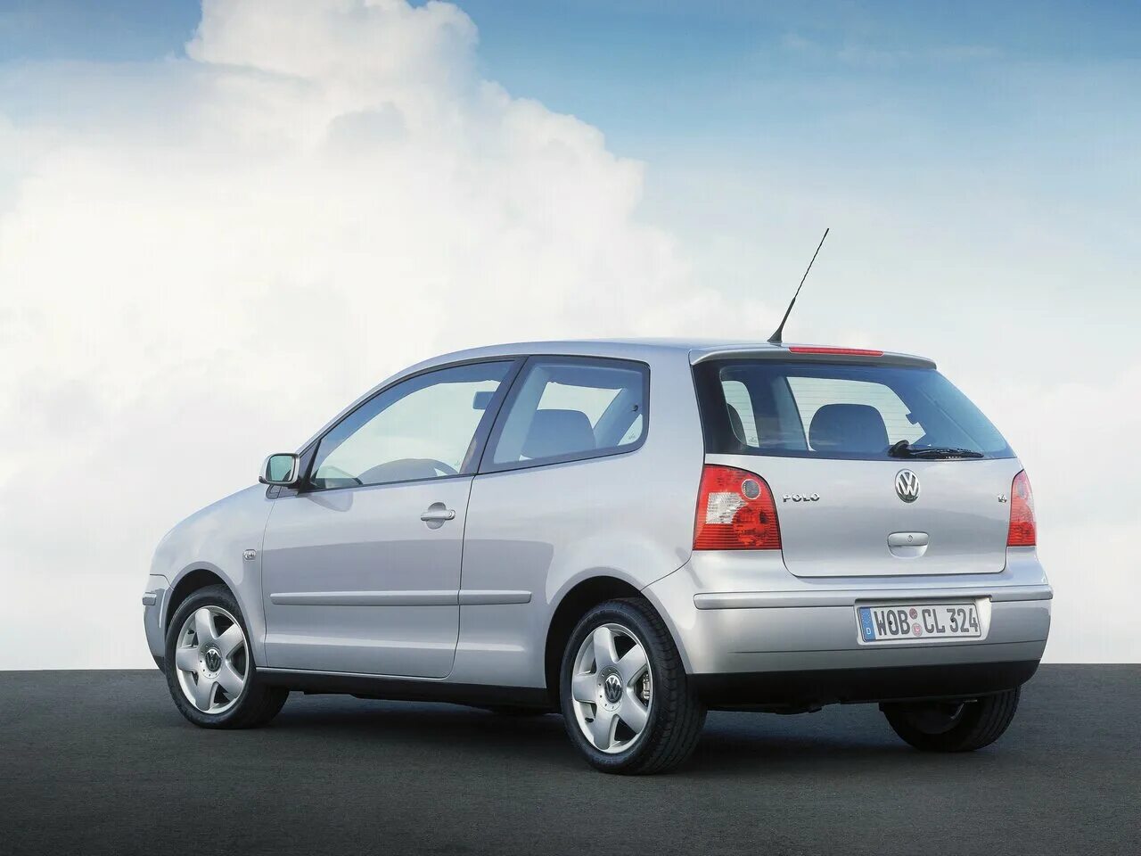 Volkswagen polo 4 поколения. 4 3 поколение. Фольксваген поло 3 4. Volkswagen polo 2001 1. Фольксваген поло 2008 хэтчбек 1.