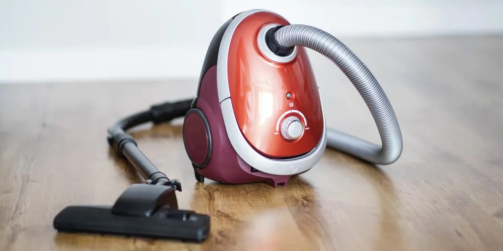 На что обращать при покупке пылесоса. Vacuum Cleaner пылесос. Пылесос Клеанер. Пылесос в интерьере. Пылесос самсунг в интерьере.