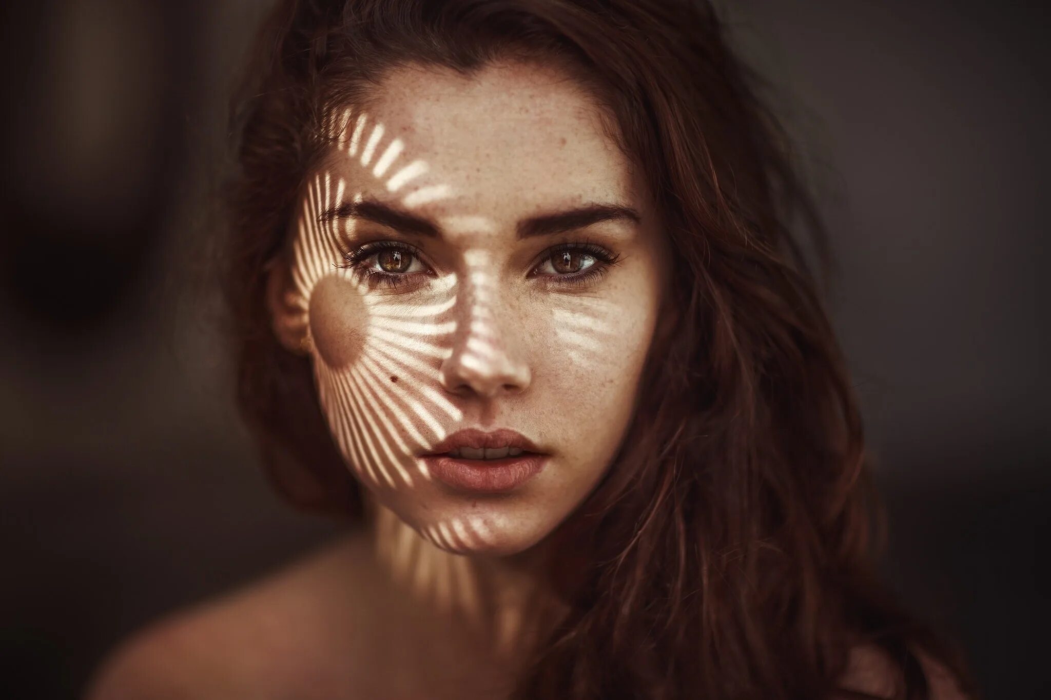 Беспечное лицо. Креативные фотопортреты. креативный портрет. необычные фотопортреты. лицо эстетика.
