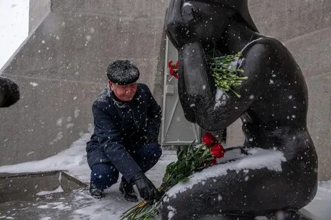В каком городе установлена маска скорби