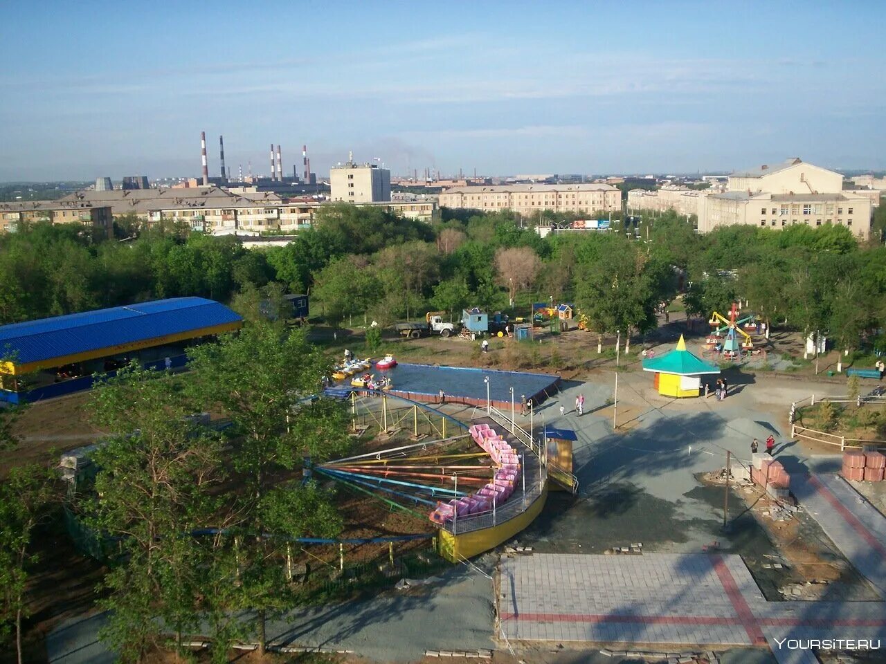 Центр г орск. Парк поляничко орск. город орск центральный парк. орск парк поляничко аттракционы. центральный парк поляничко орск.