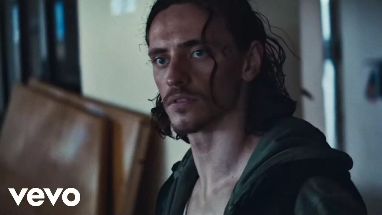 Hozier movement. Hozier полунин. hozier movement полунин. movement hozier обложка. полунин в клипе hozier.