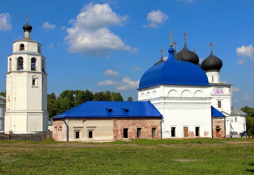 Храм рождества богородицы киров чистые пруды. Киров церковь благовещения.