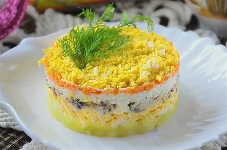 Рецепт мимоза салат с рыбными консервами классический. Рецепт мимоза салат с рыбными консервами классический. Мимоза на овальном блюде. Рецепт мимоза салат с рыбными консервами классический. Салат мимоза с рыбными консервами классический.