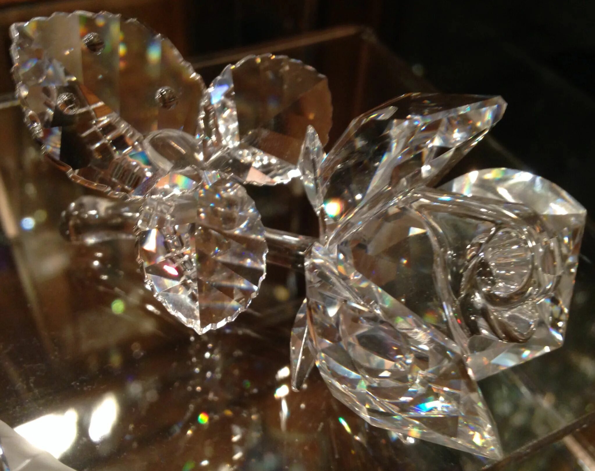 Хрустальный лотос сваровски. Красивый хрусталь. Хрусталь сваровски. Хрусталь сваровски. Шар сваровски 2023.