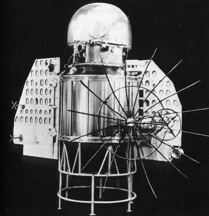 Первые космические аппараты ссср