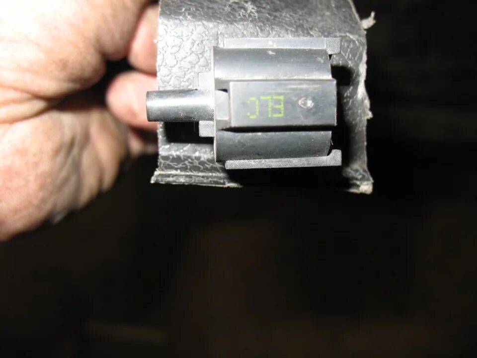 Дизель датчик температуры воздуха. 2 датчик впускного воздуха сх7. Датчик афтеркулинга на ауди 100с4. Датчик воздуха бмв ф30. Датчик температуры воздуха camry v70.