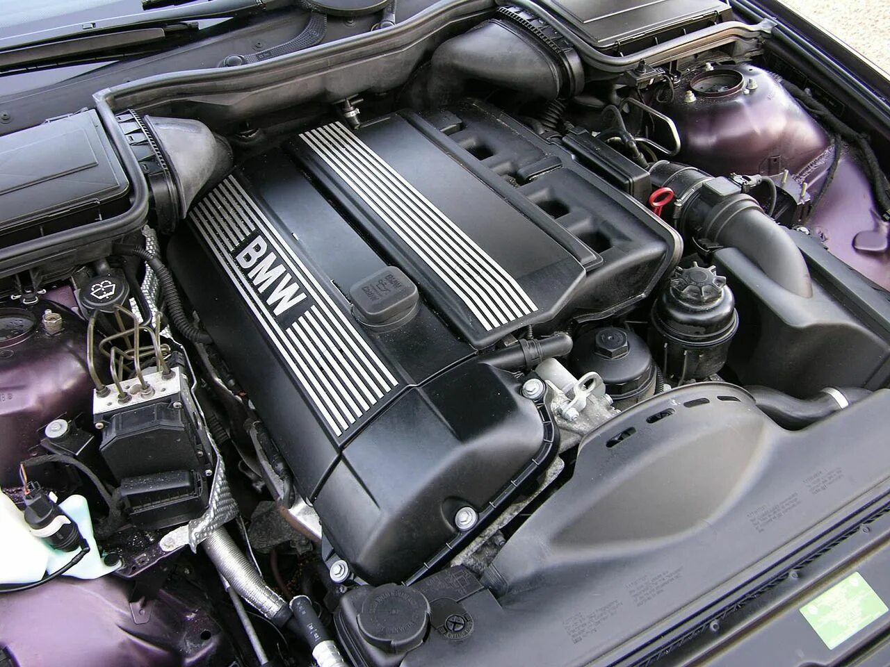 Бмв двигатель м 54. Бмв 530 м54. bmw e39 m54 двигатель. бмв е39 м54б30. bmw 530i двигатель.