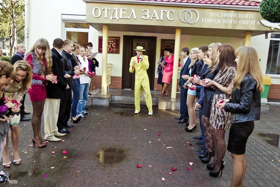 Пушкина загс уссурийск. Загс уссурийск фото. Уссурийский загс номер телефона. Загс уссурийск фото. Загс уссурийск режим работы.