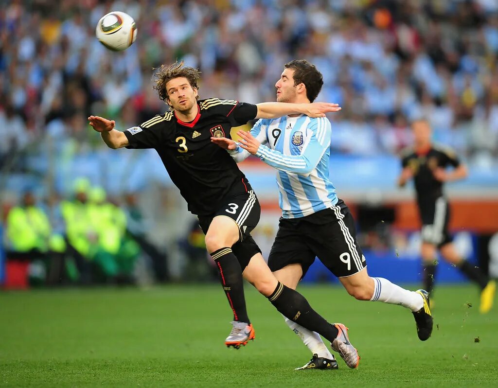 World cup 2010. Аргентина Германия 2010. Месси 2010 Аргентина Германия. Германия Аргентина 4 0 2010. Аргентина Германия финал 2014.