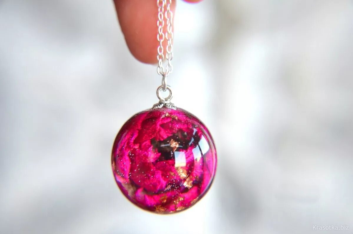 как делать игрушки из эпоксидной смолы. бижутерия из эпоксидной смолы. изделия из эпоксидной смолы. изделия из эпоксидной смолы. елочные шары из эпоксидной смолы.