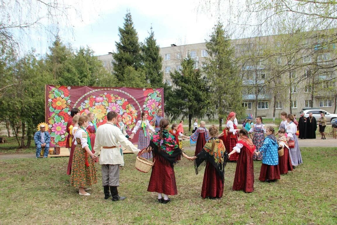 Погода на неделю красной горки. Погода на неделю красной горки. Вечёрка. Красная горка омская область. С красной горкой.