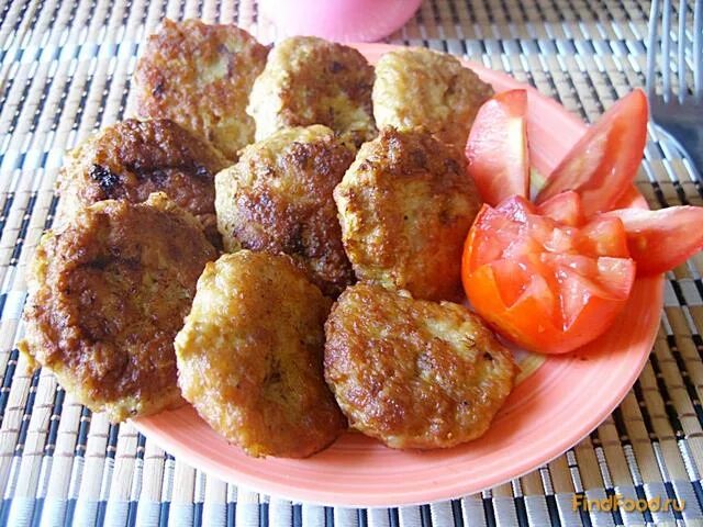 котлеты ребенку 1. 5 года. котлеты из индейки для малыша 1 год в духовке. украсить котлеты для детей. рыбные котлетки для детей.