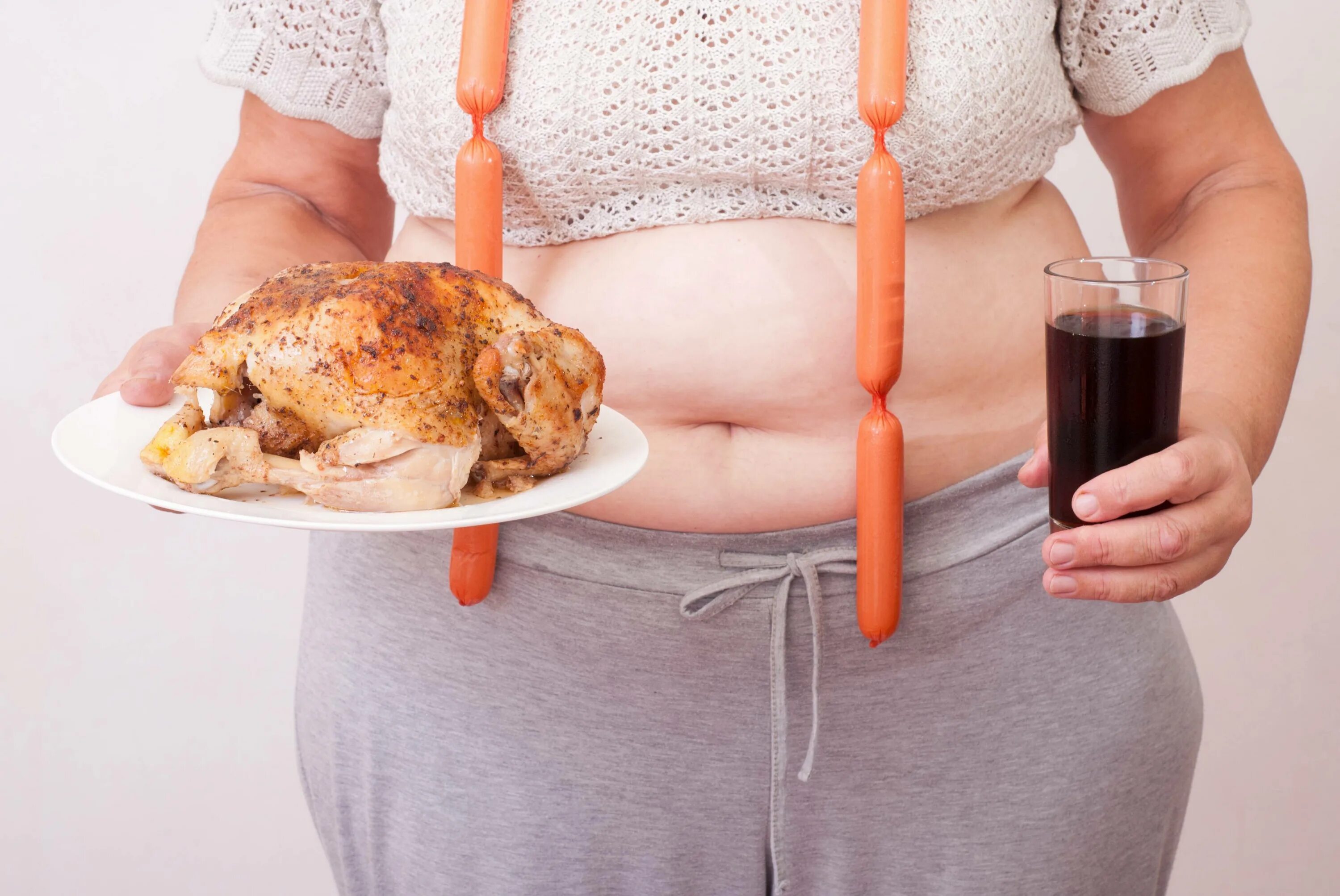 Ожирение переедание. Толстый человек с едой. Неправильное питание и ожирение. Мотивация худеть. Переедание и ожирение.