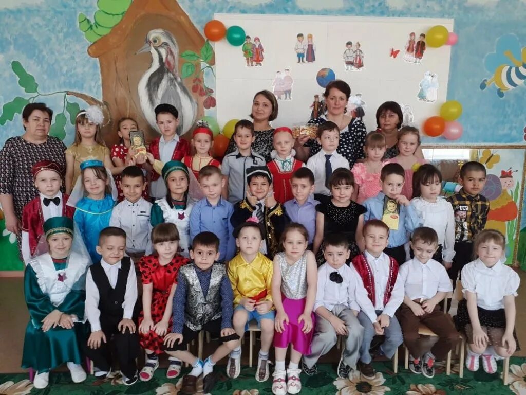 Конституция рт детский сад. Адав тулумбаево школа. Рт дети года. Рт дети года. День защиты детей в кремле москва.