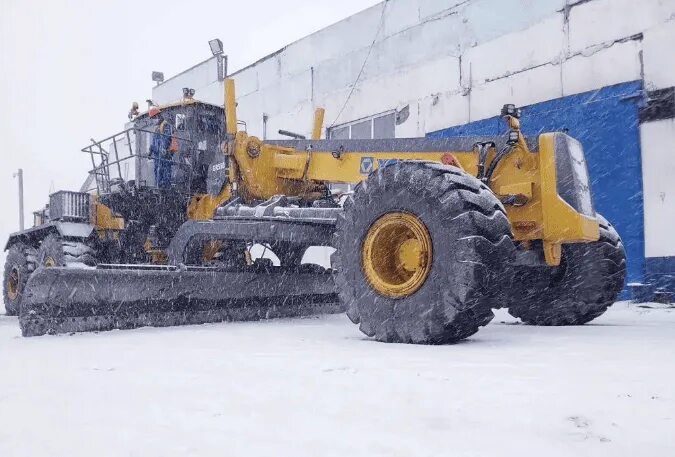 Автогрейдер xcmg gr180. Xcmg 5505 автогрейдер. Xcmg gr5505. Грейдер xcmg gr5505tpro. Грейдер xcmg gr5505tpro.