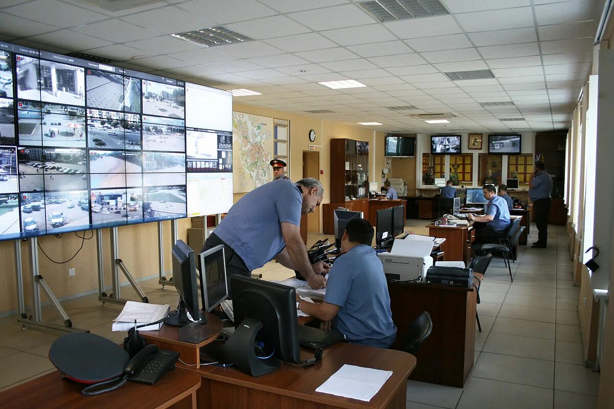 Дежурный по офису. Ресепшен девушка. Дежурные офисы. Дежурные офисы. Дежурный администратор в гостинице.