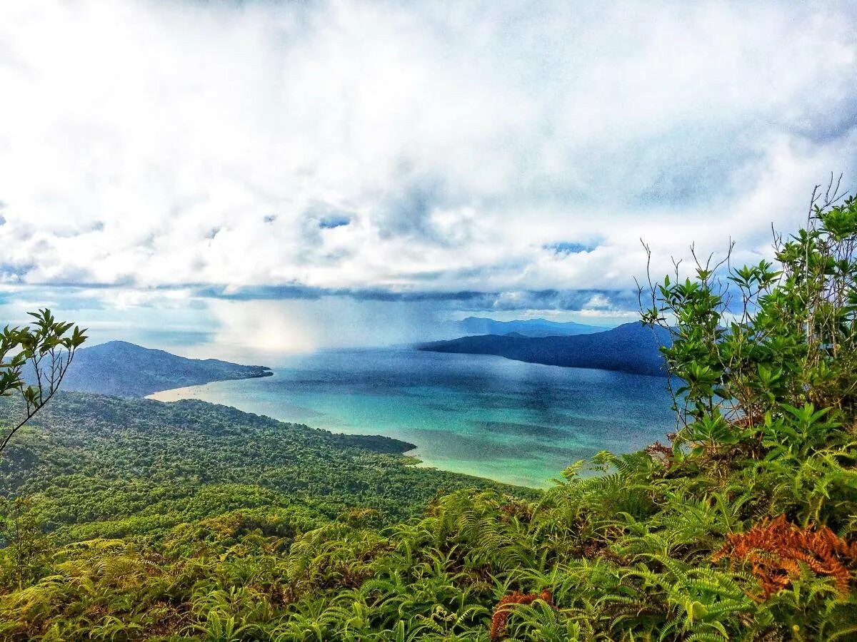 Mayotte. Коморские острова климат. Коморские острова (архипелаг). Майотта Лагуна. Майотта остров.