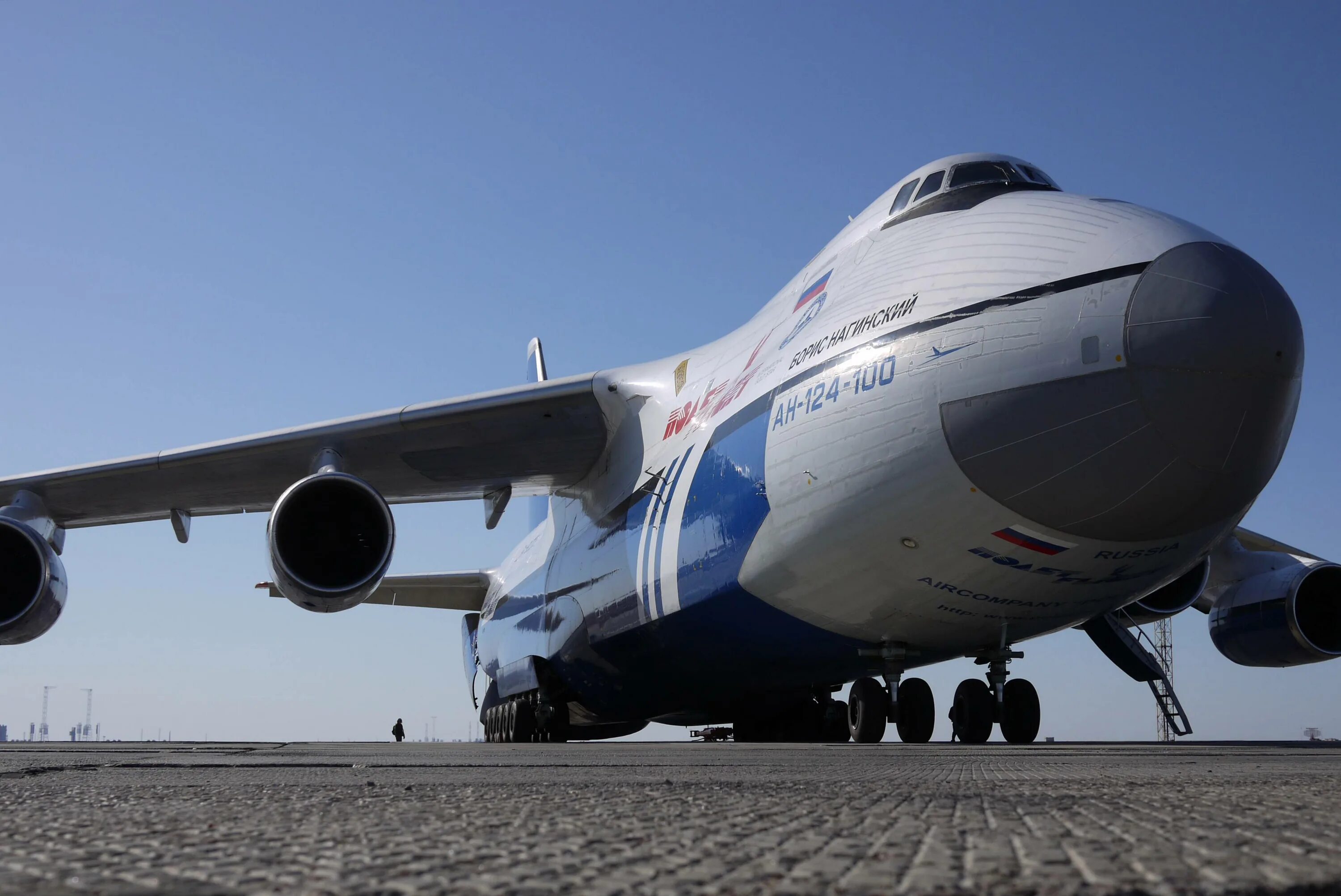 Большие российские самолеты. АН 124 100. Ah-124-100.