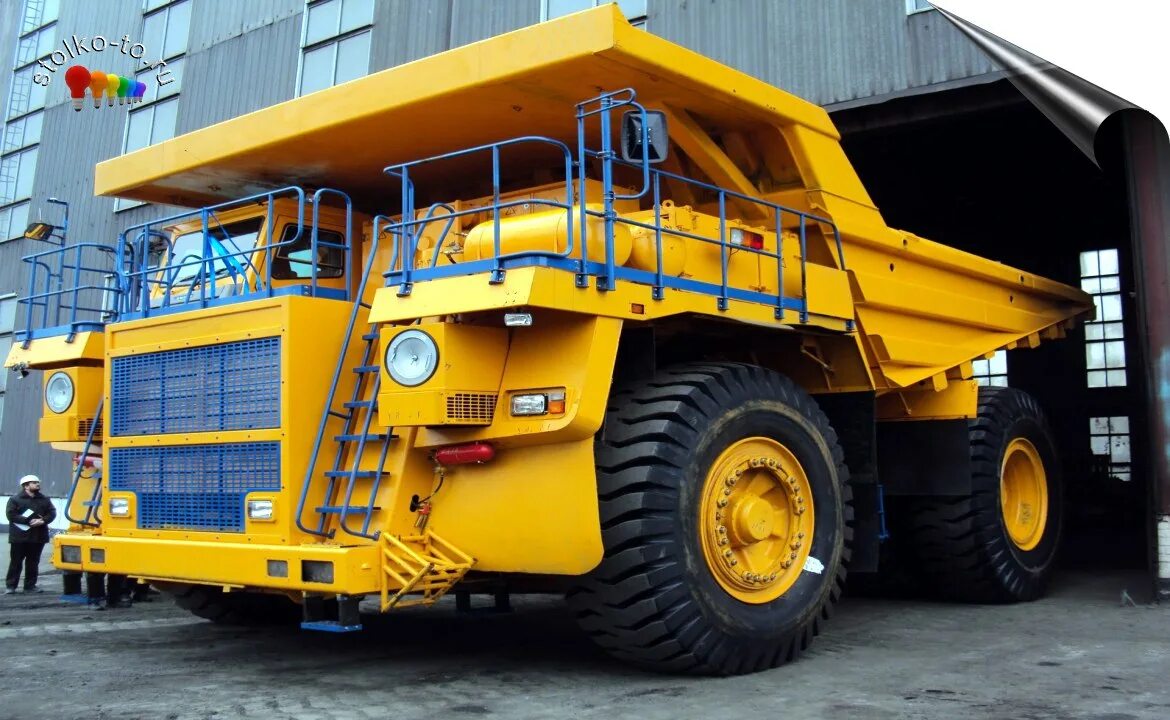 сколько весит большой белаз. колеса белаз 75710. белаз-75710. белаз-75710 450 тонн. белаз 100 тонник.