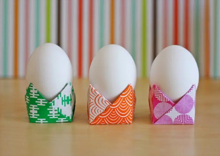 Бумажные яйца купить. Подставка для яиц на Пасху. Бумажные подставки для яиц. Пасхальная подставка для яйца. Подставки для пасхальных яиц из бумаги.