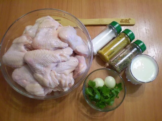 Шашлык кефир майонез. Шашлык из курицы ингредиенты. шашлык куриный в маринаде. маринад для шашлыка из курицы с майонезом. ингредиенты для маринования курицы.