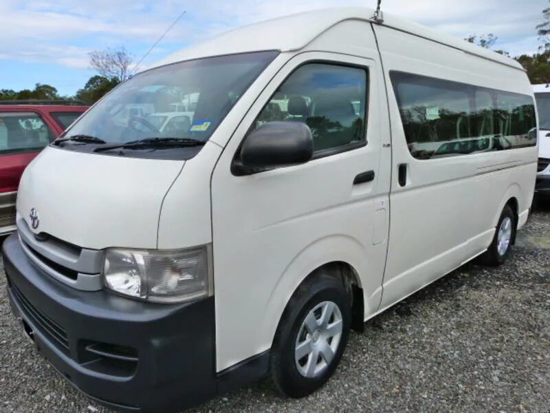 Микроавтобус Toyota Hiace. 2006 Toyota Hiace Mini Bus 14 Seater Diesel. Микроавтобус Тойота Хайс 2011. Тойота Хайс автобус 2006. Купить микроавтобус приморский край