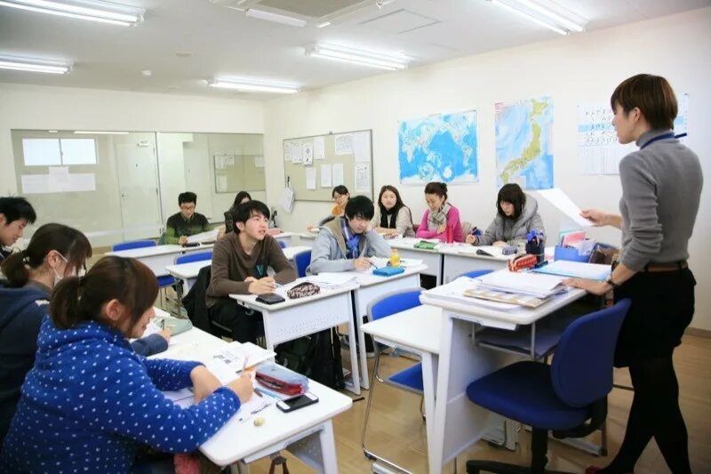Языковые курсы в японии. Языковая школа в японии. школа японского языка. школа японского языка акамонкай. япония обучение рабочих.