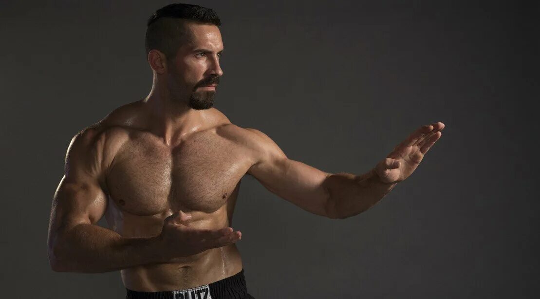 Как зовут актера бойко. Скотт эдкинс юрий бойко. скотт эдкинс рост. scott adkins тело. скотт эдкинс телосложение.