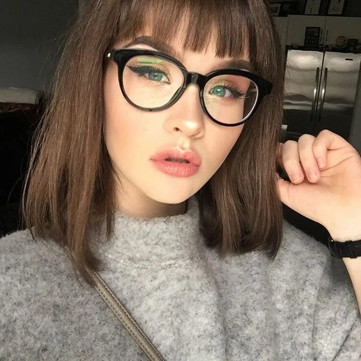10 Hairstyles To Wear with Glasses And Bangs Andapo Hairstyles with glasses, Ban
