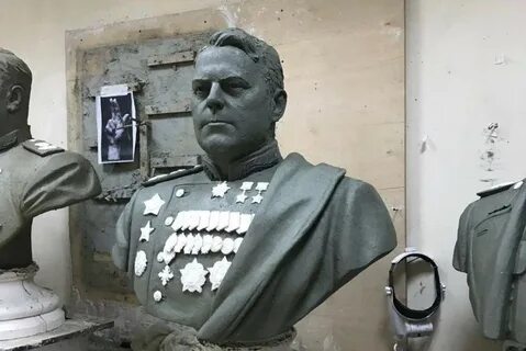 Командовать лицо