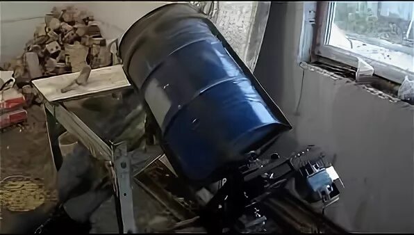 Электродвигатель для самодельной бетономешалки. Бетономешалка полусухой своими руками. Самодельный скип для бетономешалки. Бетономешалка из 200 литровой бочки своими руками с электродвигателем. Бетономешалка из бочки 200 литров.