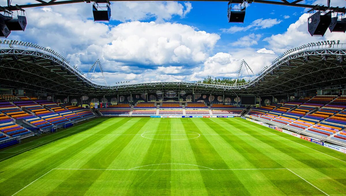 Стадион футбол арена. Футбольный стадион Arena Borisov. Стадион «Зюдтироль-Арена. Борисов Арена фото. Стадион Кленовка Арена.