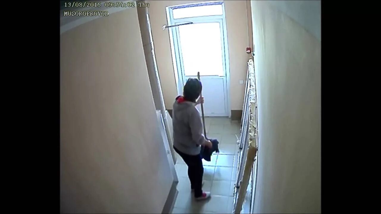 сургут уборщица подработка. женские профессии в сургутнефтегазе. требуется уборщица. уборщица вакансии спб. геленджик вакансии уборщица подъездов.