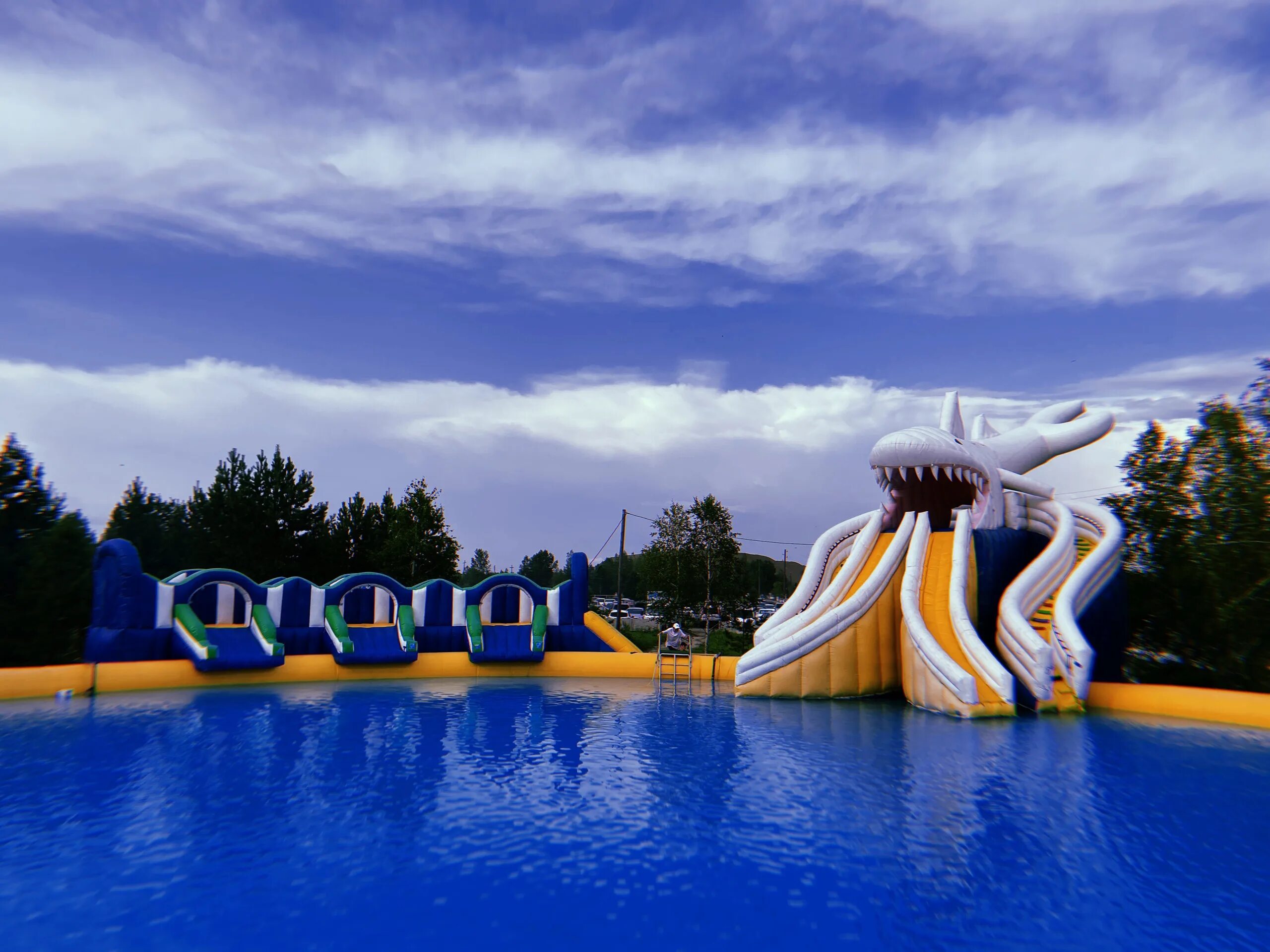 Бархат парк красноярск аквапарк. Бархатово красноярский край аквапарк. Озеро парк бархатово красноярск. Бархатова красноярск аквапарк. Бархат красноярск.