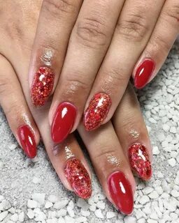 Маникюр красным гелем