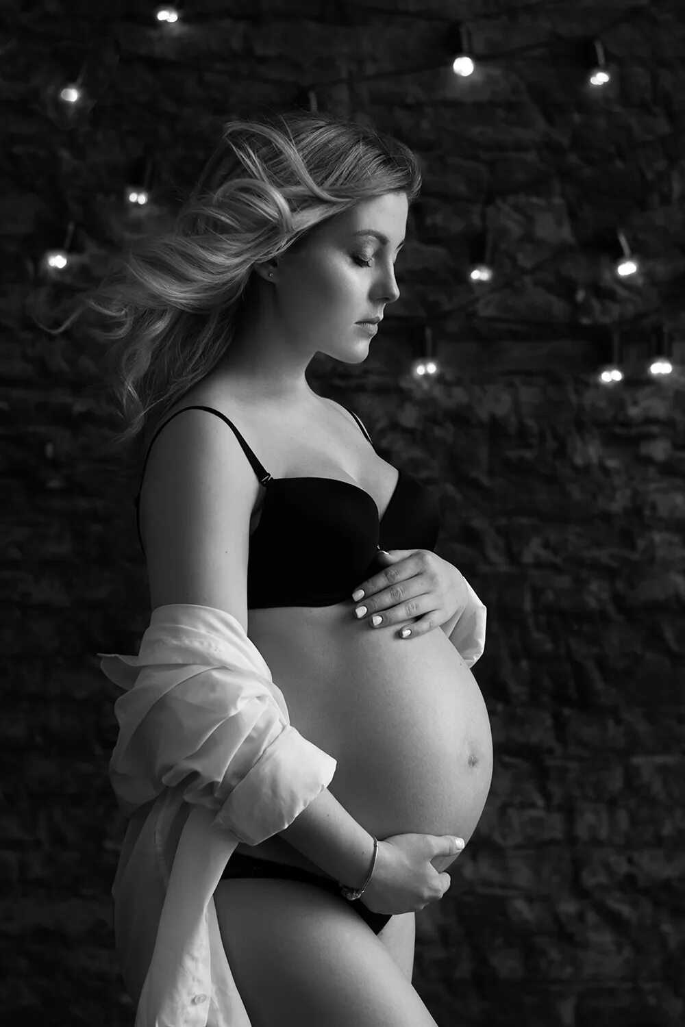 Фотограф беременность. Фотосессия беременных. Беременная фотосессия. Фотосессия беременной в студии. Фотосессиябеременнлсти.