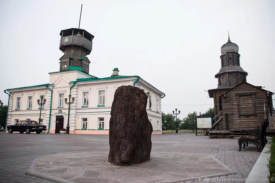 В каком году основан томск. Воскресенская гора Томск. Воскресенская гора Томск камень. Камень основания Томска. Достопримечательности Томске в Томске.