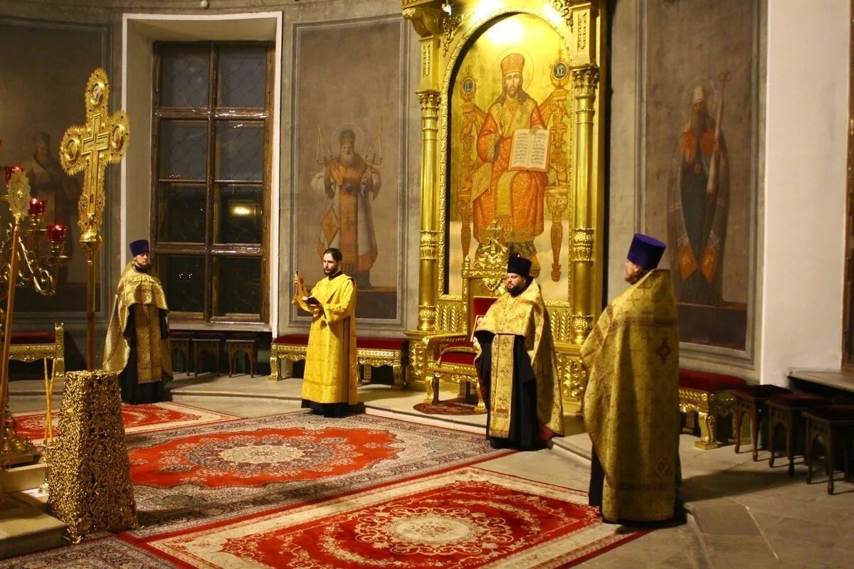 Вечерня в православной церкви. Всенощное бдение. Литургия. Всенощное бдение вечерня. Всенощное бдение утреня.