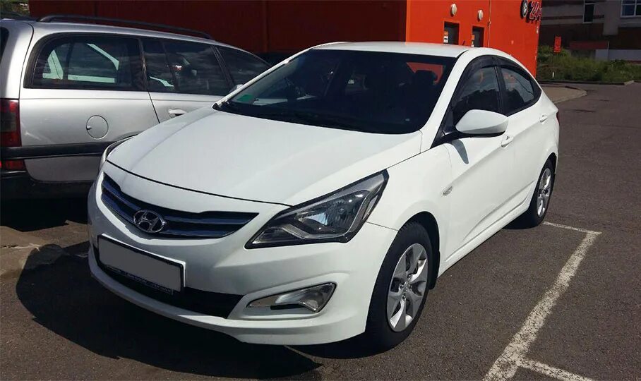 Солярис 2015 год автомат. Hyundai Solaris 1.4. Hyundai Solaris 2015 Elegants автомат 1.4. Белый Хендай Солярис 2015 года 1.4. Хендай Солярис 2015 г 1 Рестайлинг.