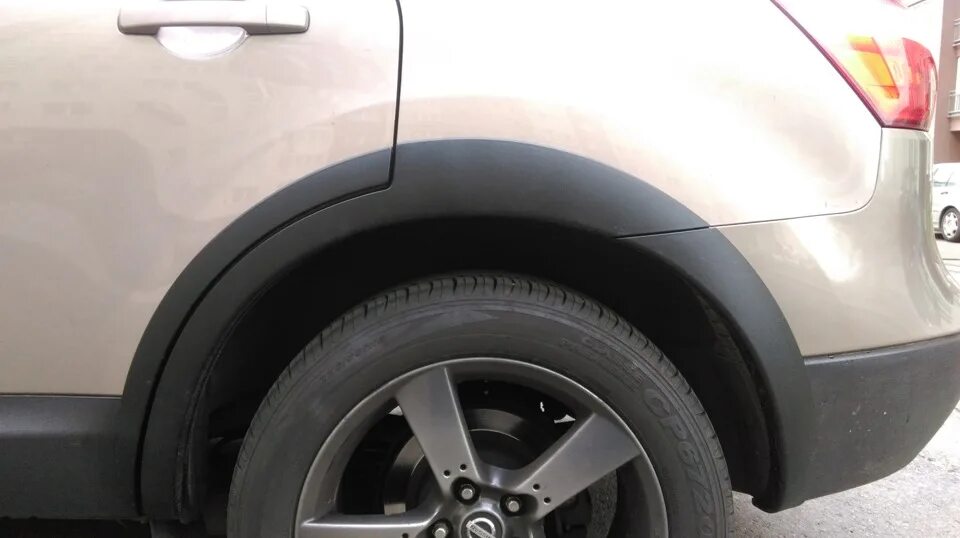 Расширители арок nissan qashqai+2. Расширения арок nissan qashqai j10. Расширитель арок кашкай. Расширения колесных арок hyundai tucson 2008. Расширитель арок кашкай.