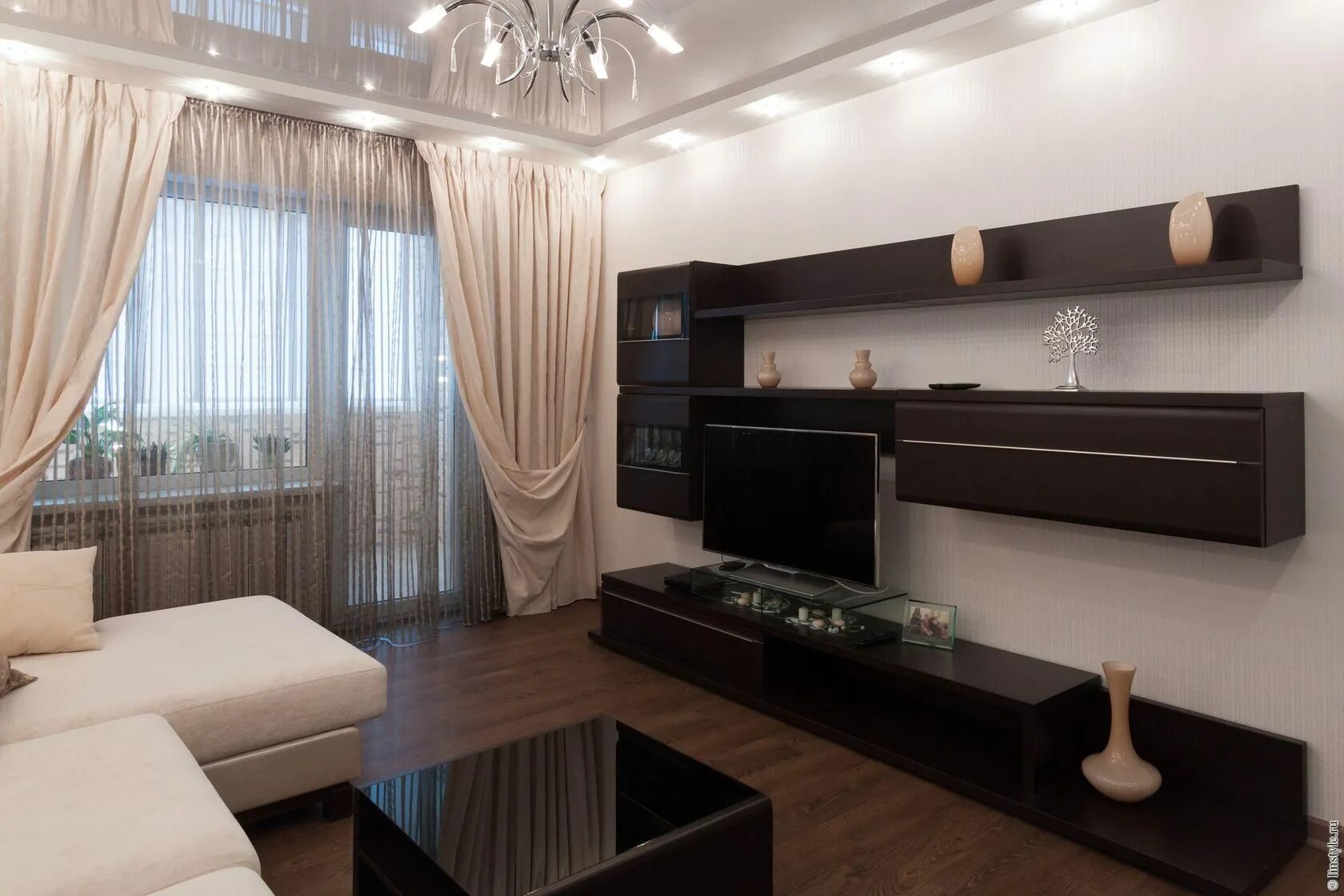 интерьер гостиной 6 на 6. интерьер гостиной 6 на 3 в квартире. гостиная 3 на 4 метра. интерьер гостиной 4 на 5 метров. интерьер гостиной размером 3 на 5.