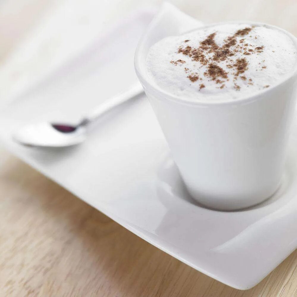кофейно белый. кофейно белый. кофе вайт. чашка капучино. капучино.