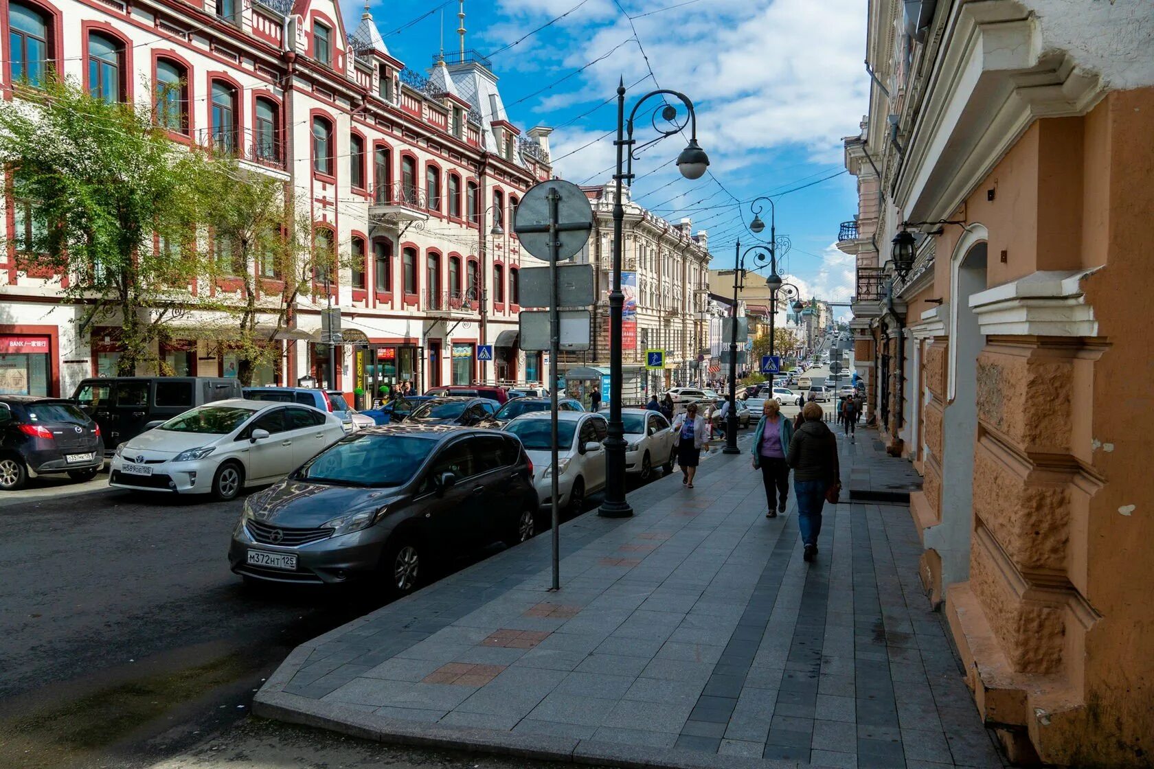 Назовите главную улицу города. Светланская улица Владивосток. Центр Владивостока Светланская. Улица Светланка Владивосток. Главная улица Владивостока Светланская.