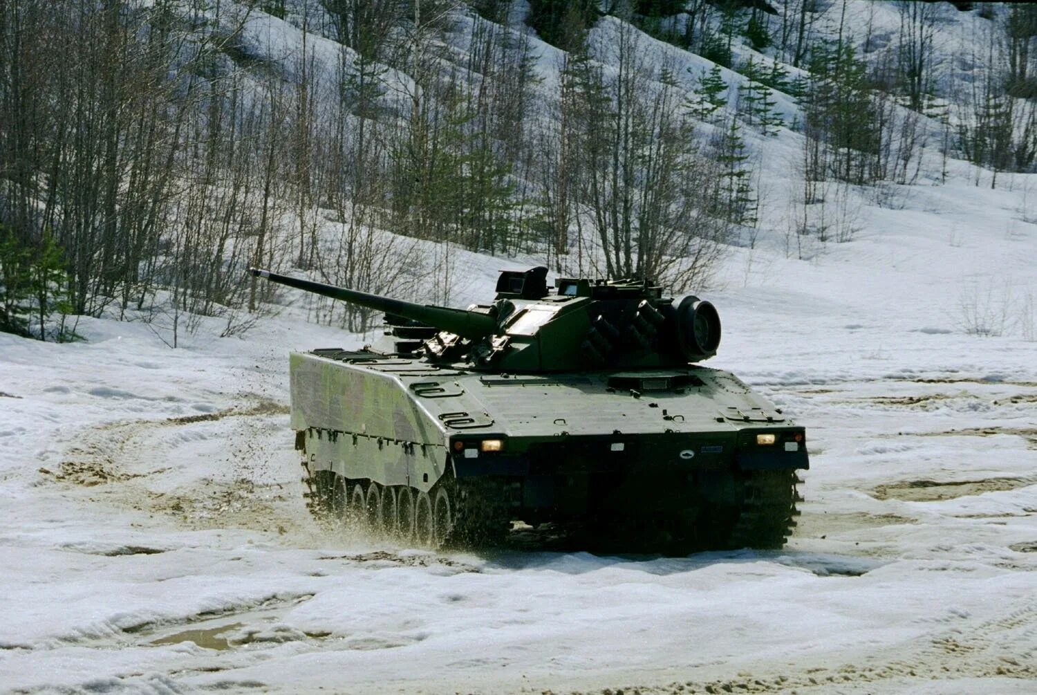 Бмп cv90. Бмп швеции cv90. бмп cv9030. танк андерс cv90. strv90 бмп.