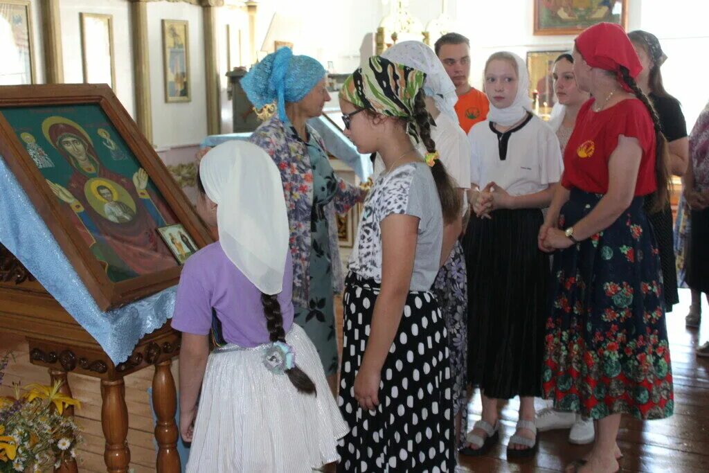 митрополит варнава освятил мусирмы 2010 год. крещение воды в храме. комплексный центр социального обслуживания населения. крещение людей в храме. благовещенское благочиние.