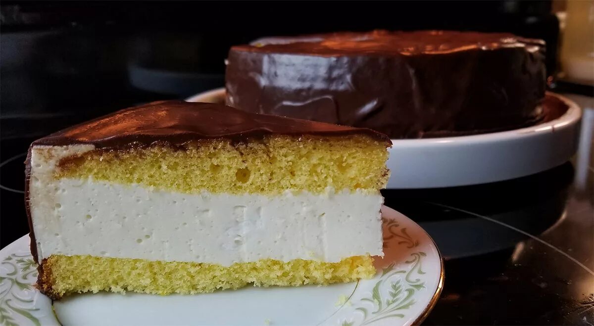 Торт птичье молоко на манке. Советский торт птичье молоко. Торт птичье молоко с манкой. Пляцок пташине молоко. Торт птичье молоко на манке.